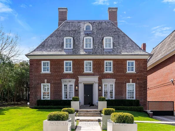 148 Forest Hill Rd, Toronto, ON M5P 2M9