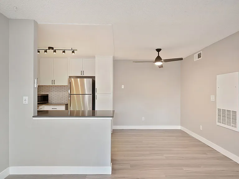The Harlow — Photo 19