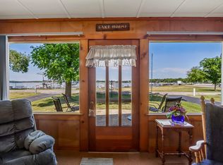 372 Sandy Beach Rd, Lake Mills, WI 53551