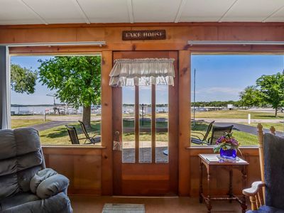 372 Sandy Beach Rd, Lake Mills, WI, 53551