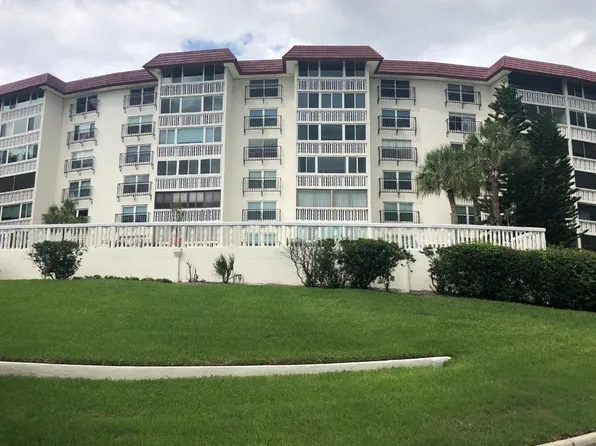 601 N McDonald St APT 605, Mount Dora, FL 32757