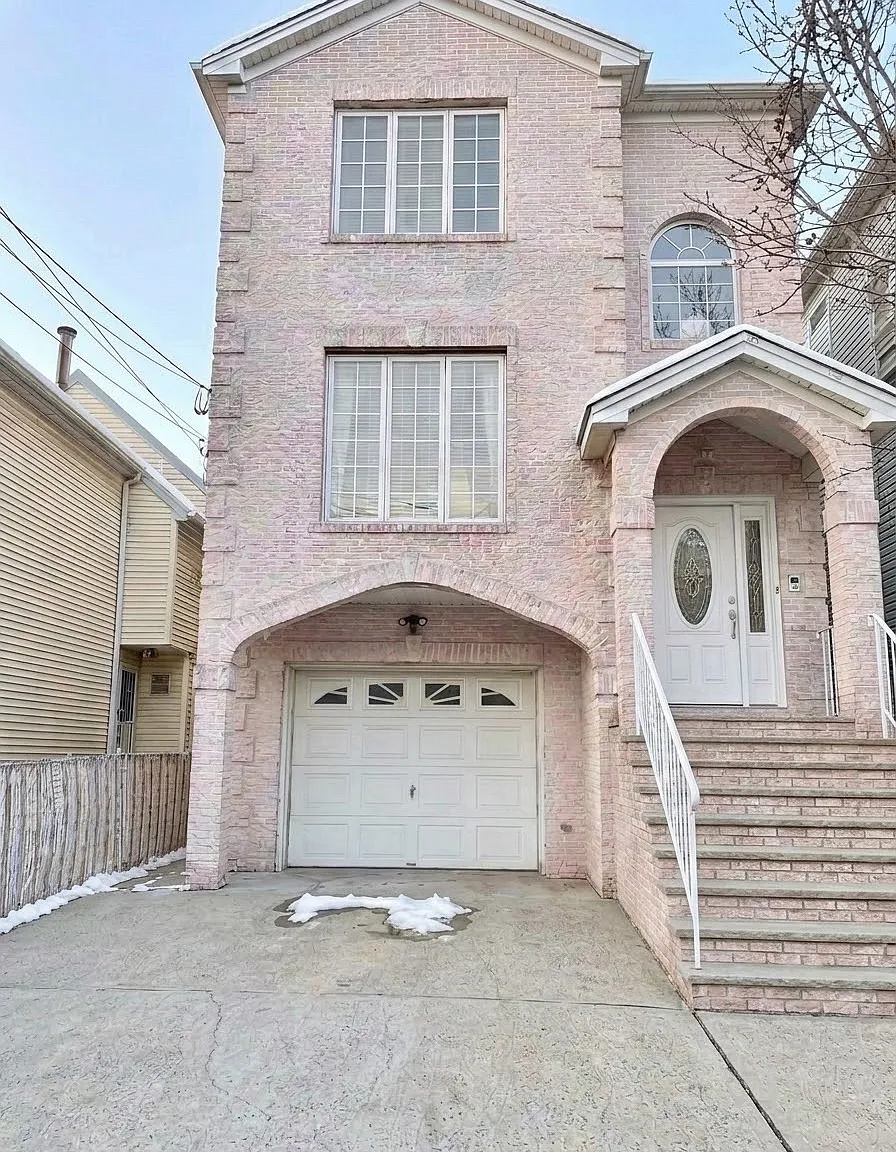 223 Geneva St — Photo 1