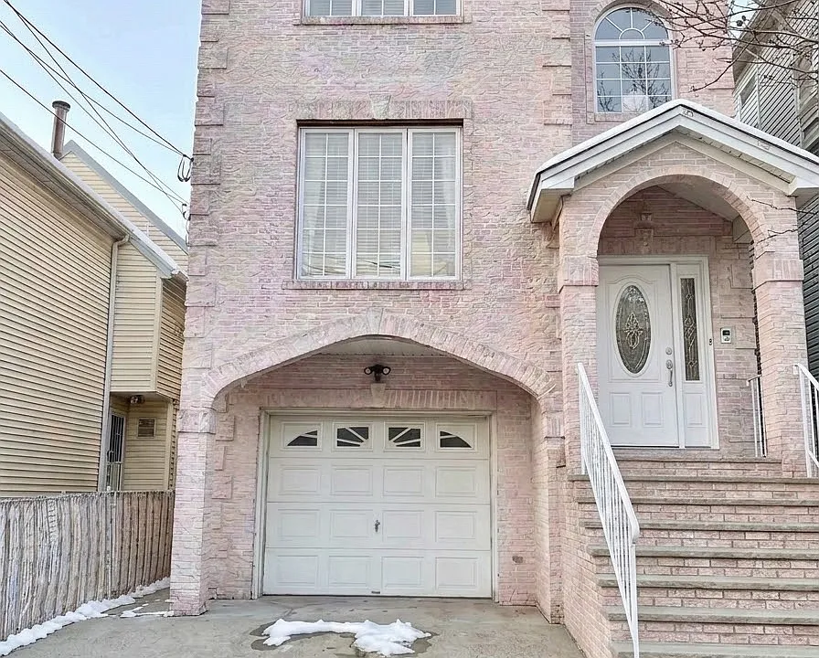 223 Geneva St #1