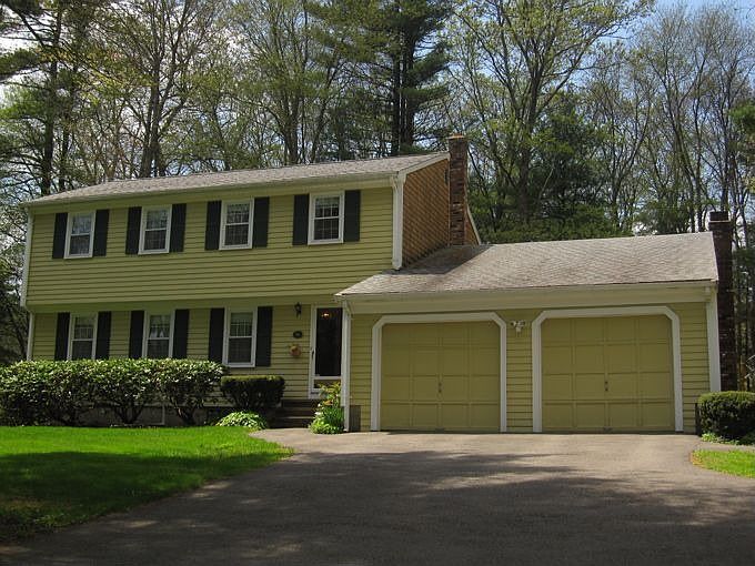 1st image of 21 Heritage Hill Dr