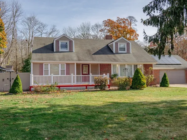 32 New Plainville Rd, New Bedford, MA 02745