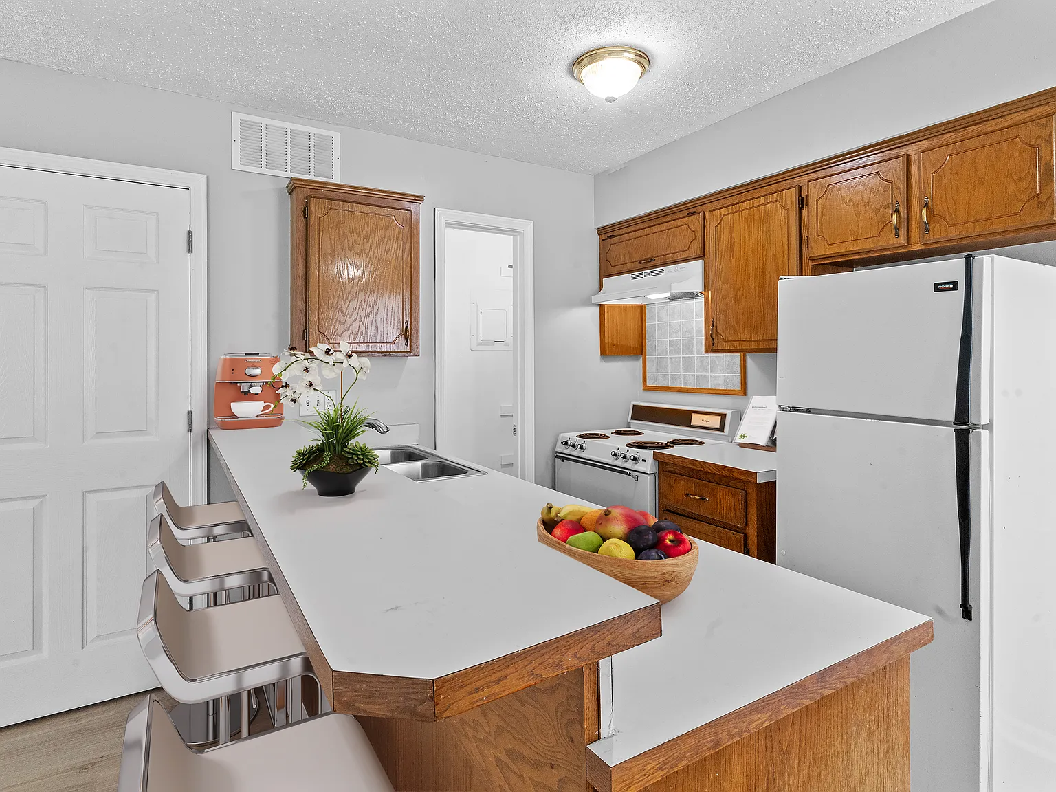 2 bed, 700 sqft, $1,150 — Photo 3