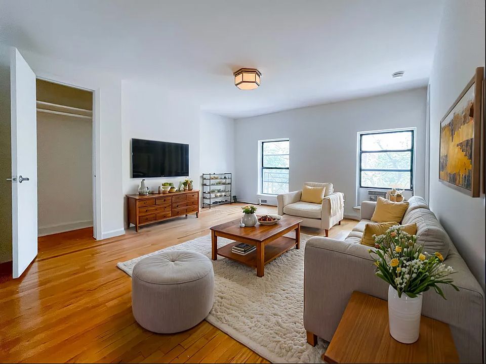 1st image of 323 1st Ave APT 4F