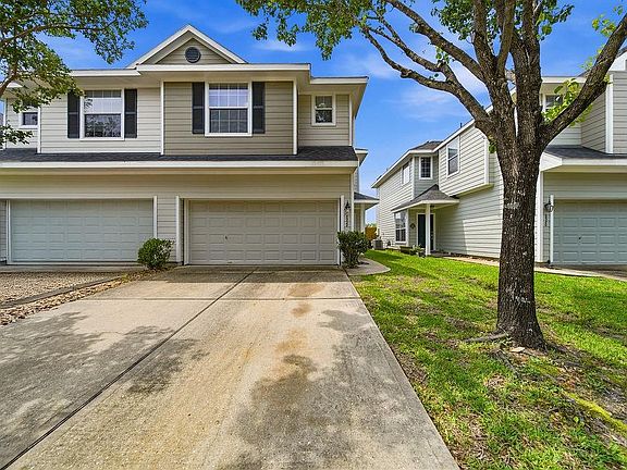 2nd image of 8922 Elm Drake Ln