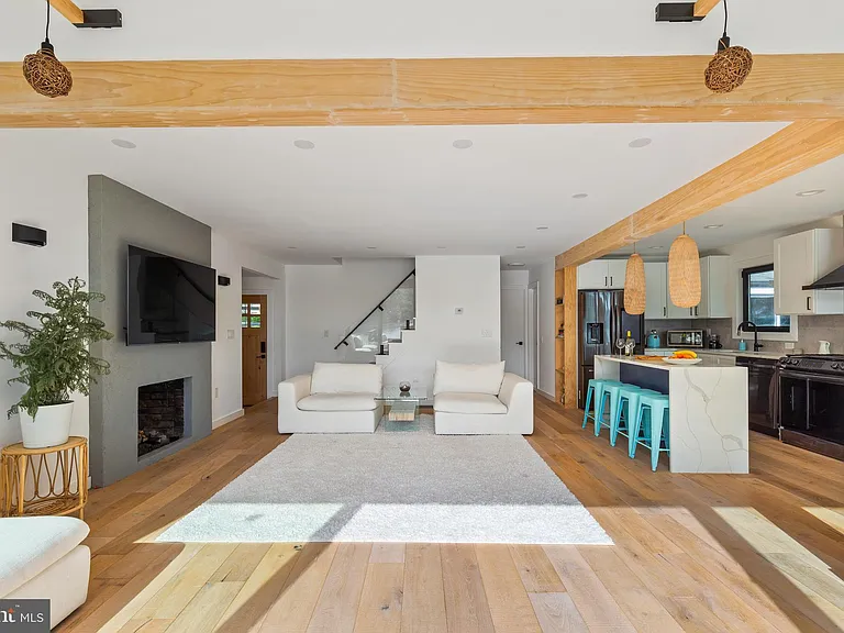101 Lakeshore Dr — Photo 10