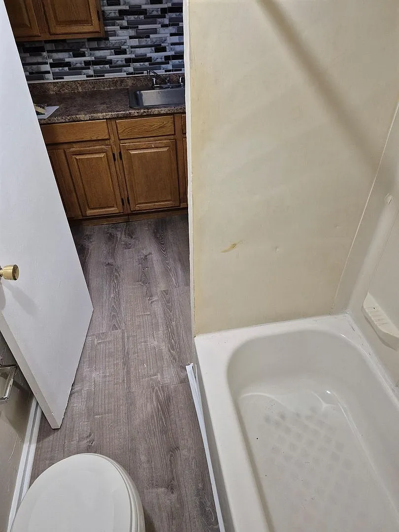 371 Manchester Street — Photo 2
