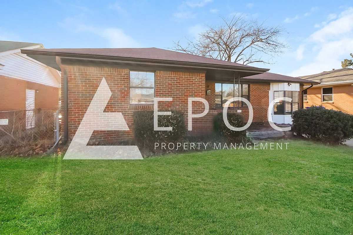 742 Highland Pkwy — Photo 1