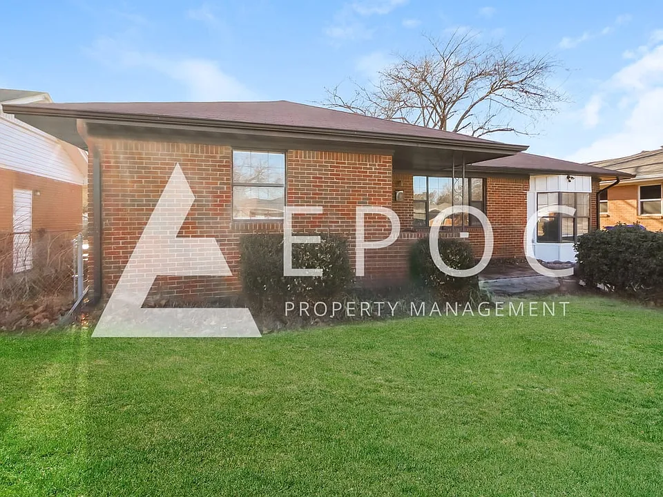 742 Highland Pkwy