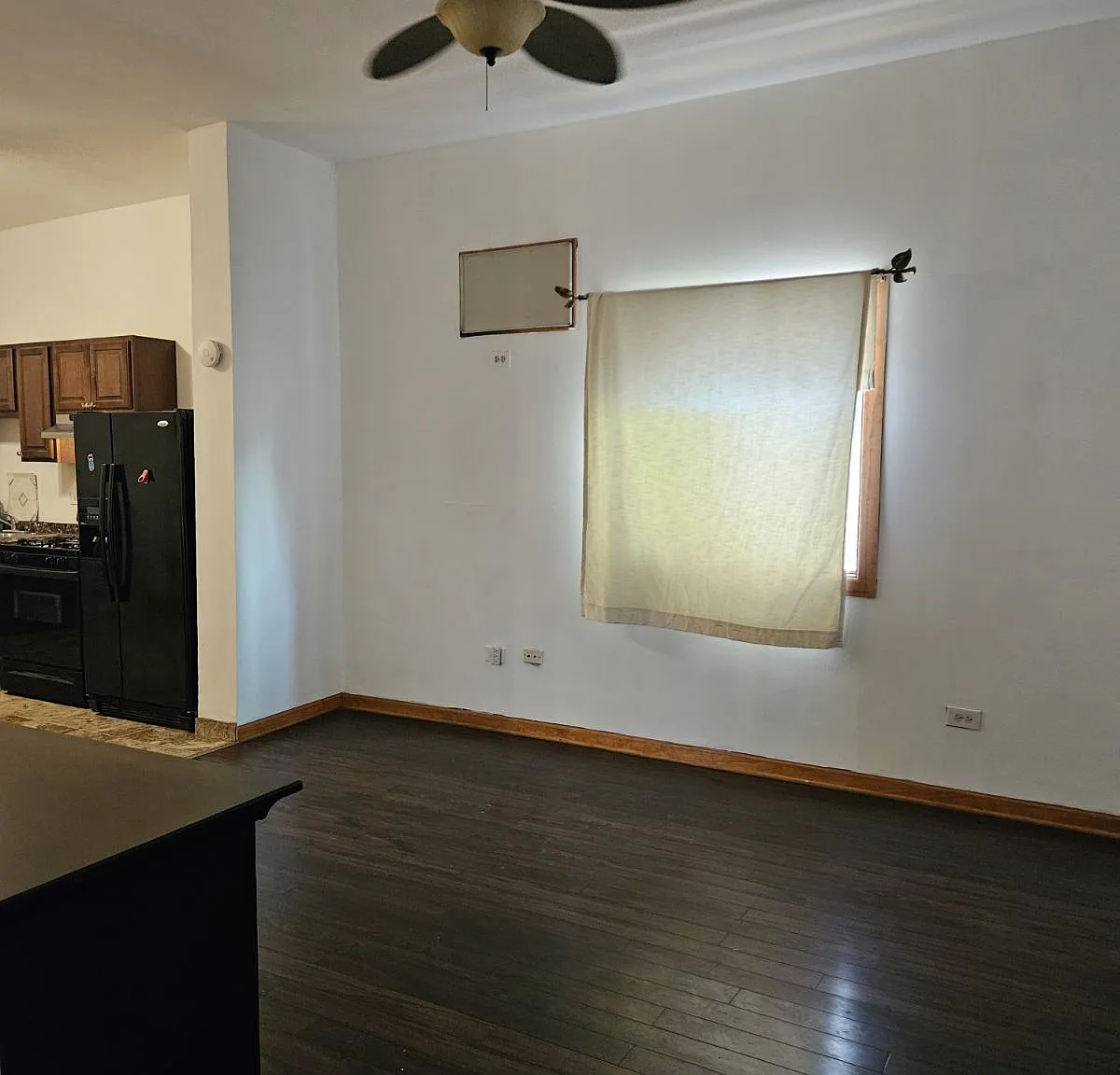 3329 S Ashland Ave — Photo 2