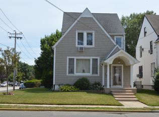 158 Munro Blvd, Valley Stream, NY 11581