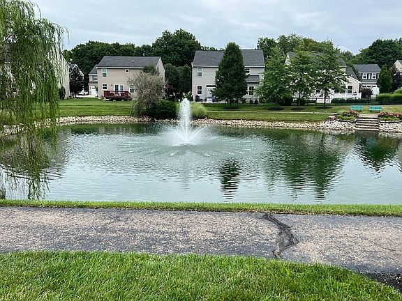 4th image of 4795 Parkside Dr