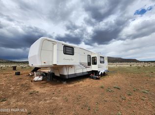 28310 W Hillcrest Dr, Seligman, AZ 86337