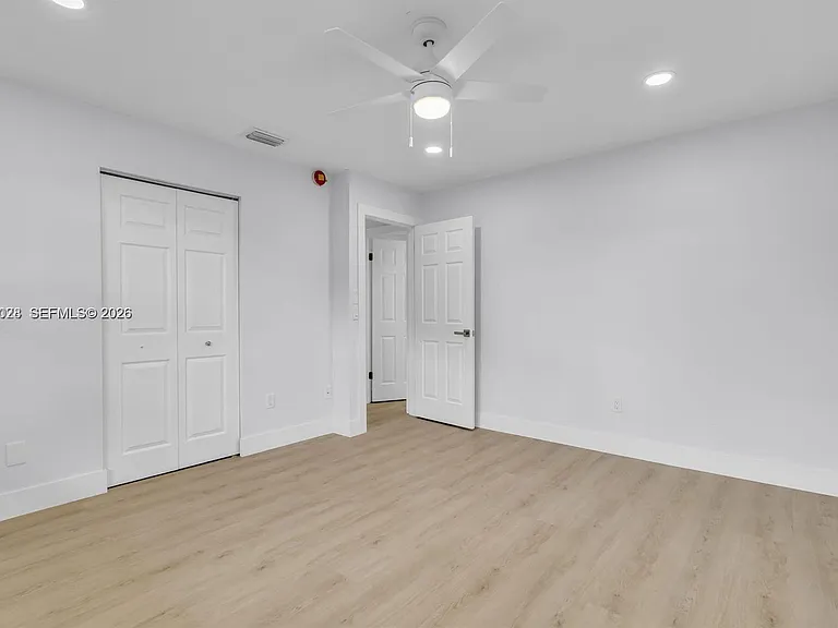 8535 Casa Del Lago #F — Photo 23