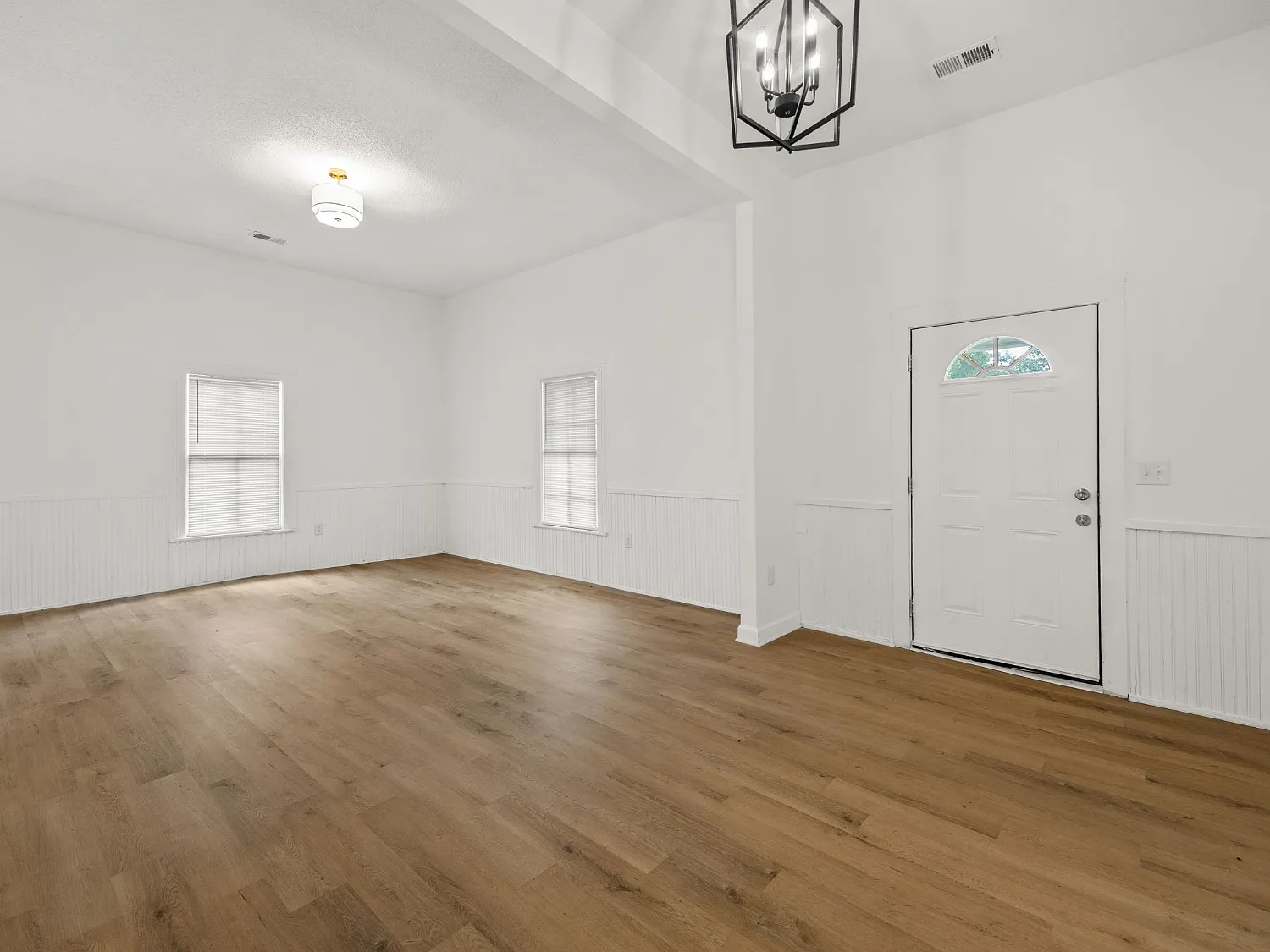 4 bed, 1738 sqft, $1,600 — Photo 4