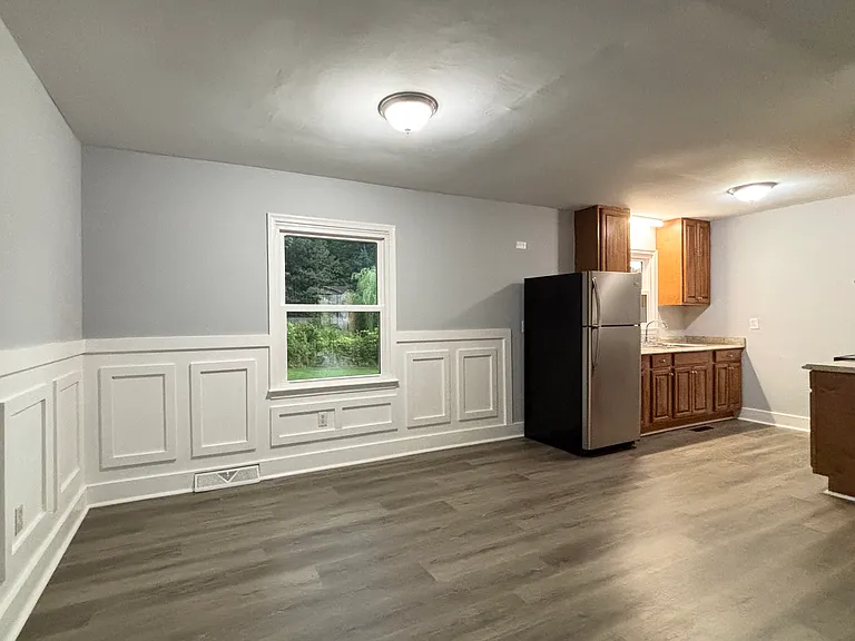 1226 Montgomery Ave — Photo 4