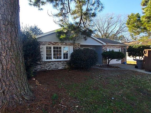 3rd image of 932 Wilson Ln