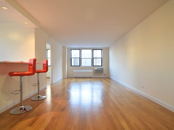 The Capri - Living Room - GCC-05F