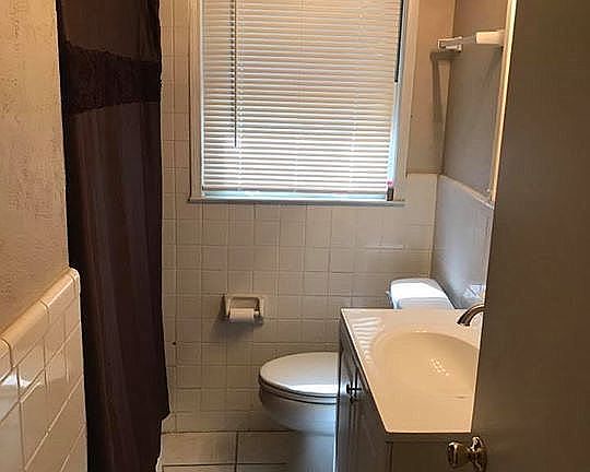 3rd image of 734 Lansdown Dr