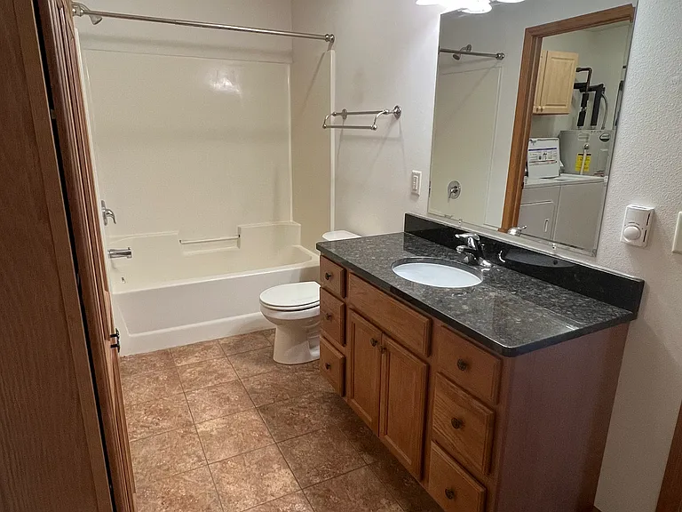 241 N Willson Dr #B — Photo 9