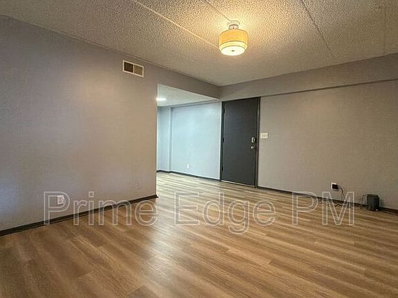 5th image of 2343 B St Unit 3