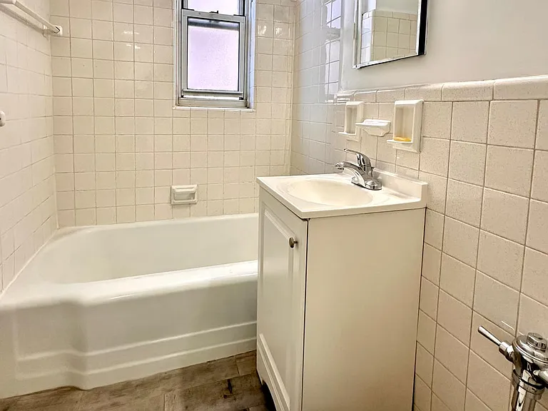 39-76 57th St #5H — Photo 3