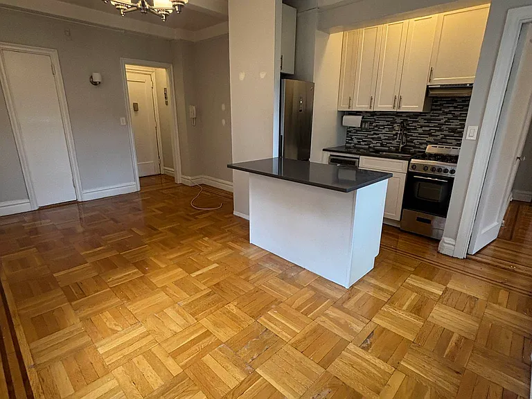 133 W 71st St #6D — Photo 7