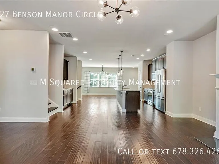 327 Benson Manor Cir SE — Photo 2
