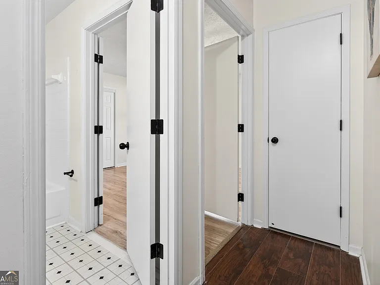11525 Matthews Trl — Photo 17