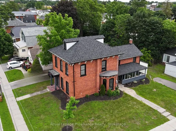 83 Cedar St, Belleville, ON K8P 3M3
