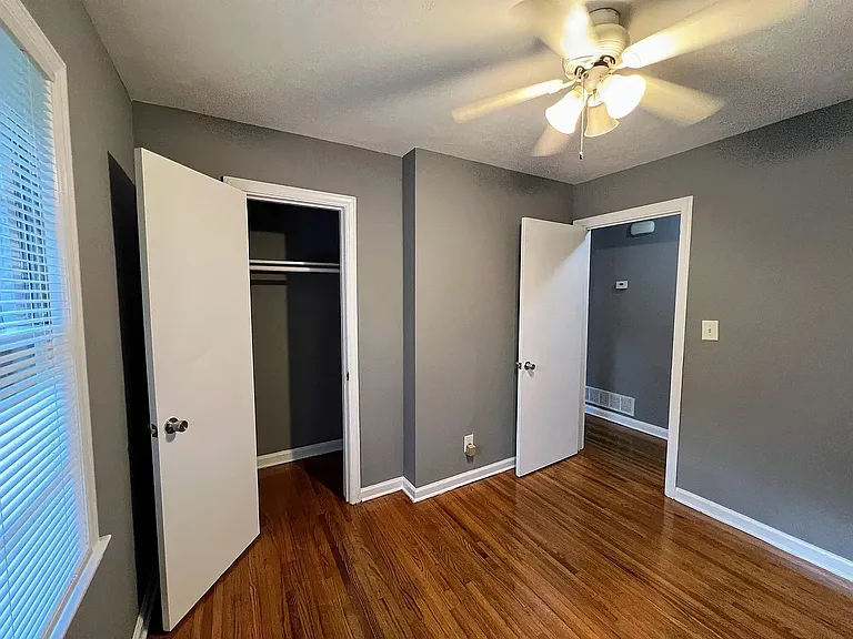 2884 Meadowview Dr SE — Photo 18