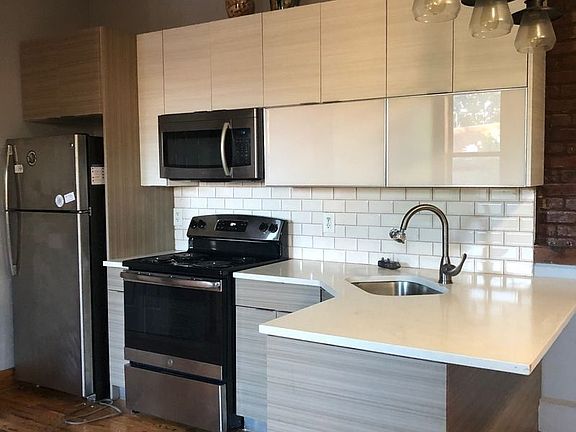 4th image of 390 E 23rd St #3