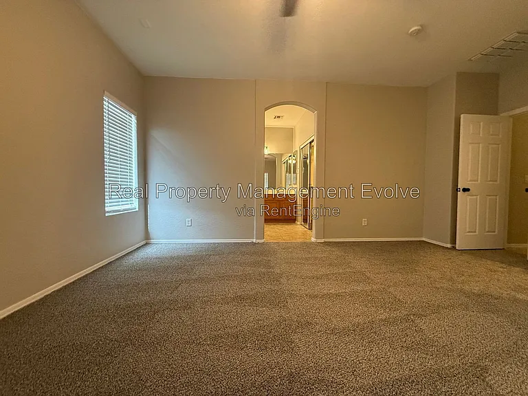 2513 W Woburn Ln — Photo 14