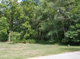 N Oak St, Teutopolis, IL 62467