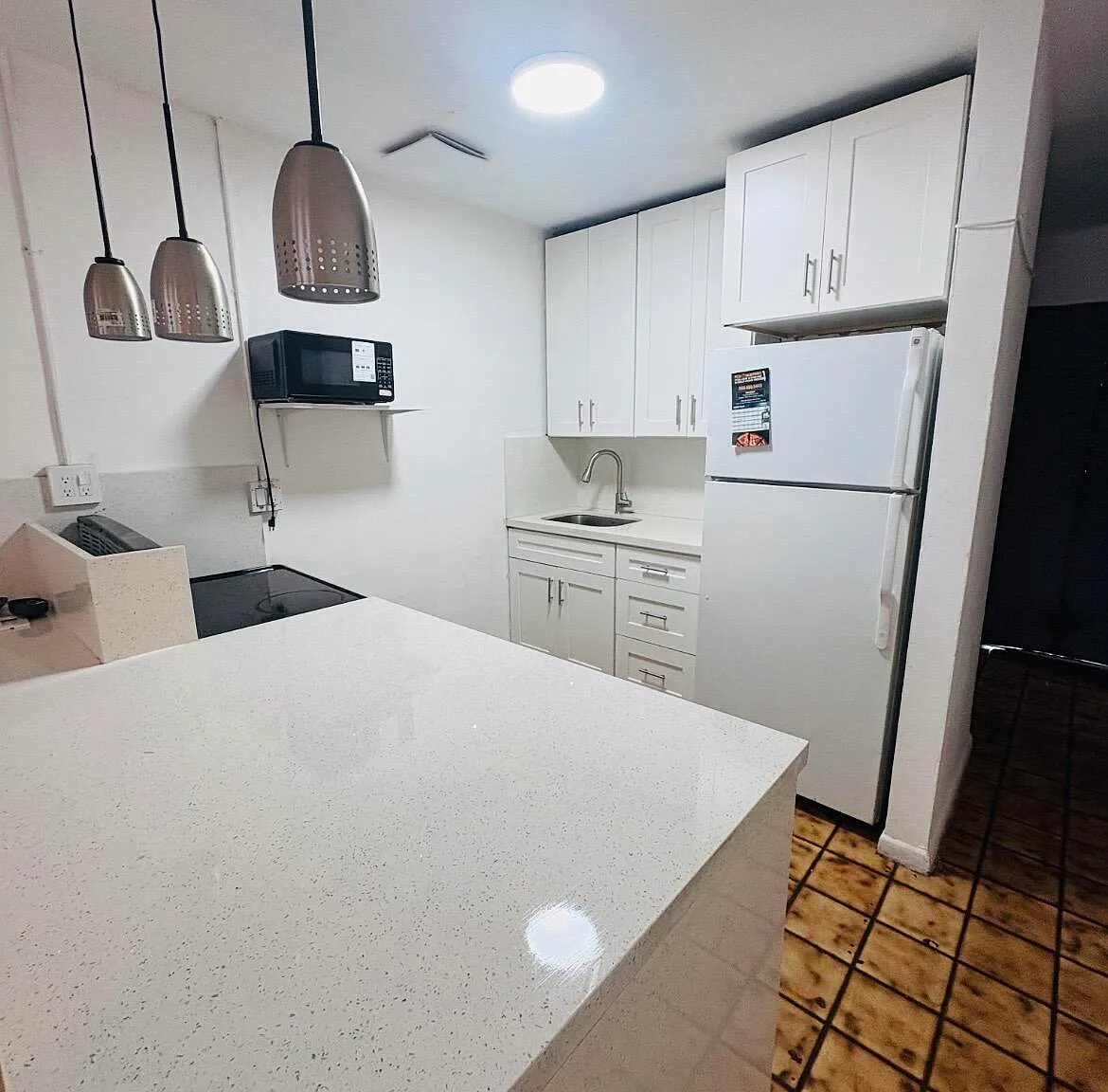 2 bed, 1.0 bath, 1200 sqft, $1,700 — Photo 2