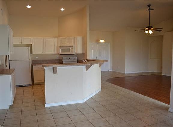 5th image of 1225 NW 14th Pl