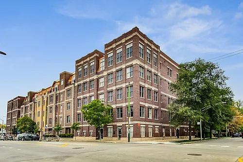 2602 W Diversey Ave #201 Photo 1