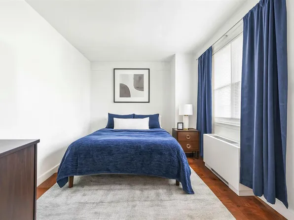 77 East 12th Street image 14 of 21