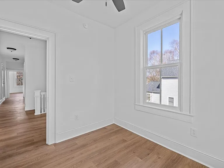 258 Maryland Ave — Photo 22