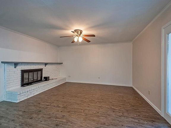 2nd image of 2909 Branch Oaks Dr
