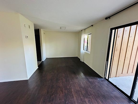 2nd image of 252 Crown Oaks Way