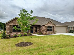 435 La Riata St, Farmington, AR 72730