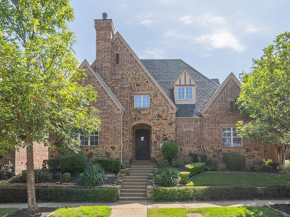 5000 Dickens Ln