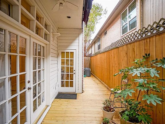 3rd image of 2305 Nantucket Dr #B