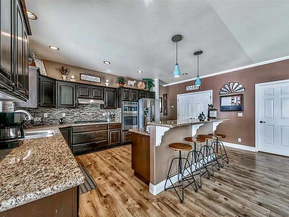 2nd image of 1589 Saratoga Ct