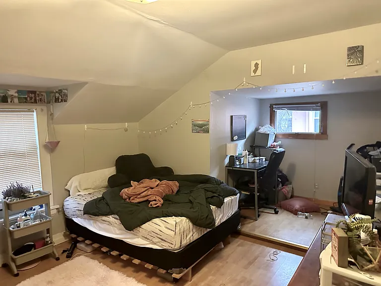 401 W Green St — Photo 12