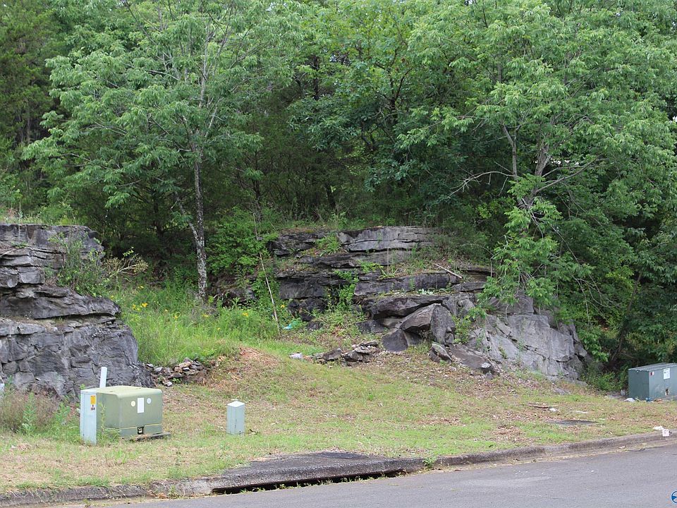 1st image of 571 Farmingdale Rd SE